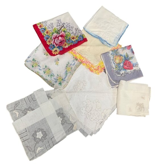 Vintage Floral Handkerchiefs Lot of 8 - Delicate Prints & Lace Edges - Picture 1 of 10